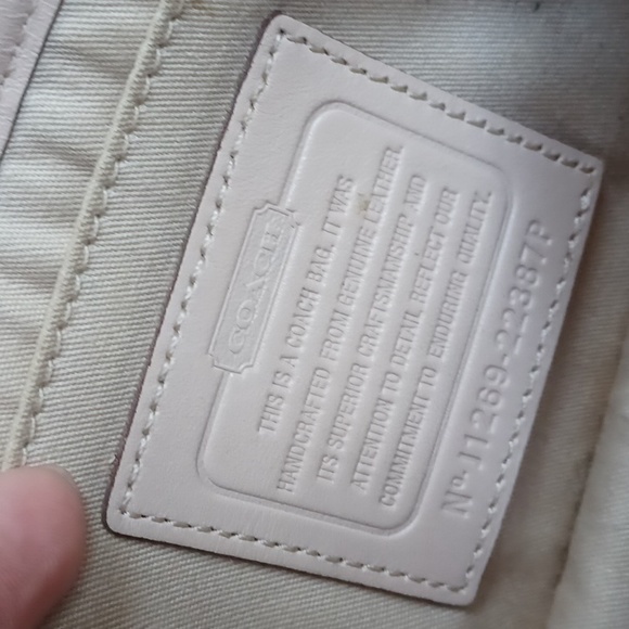 Coach crossbody - Picture 13 of 16